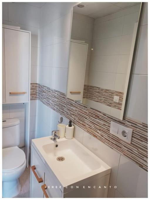 Atico En Pleno Centro De Jerez Sin Ascensor Apartment เฮเรซ เด ลาฟรอนเตรา ภายนอก รูปภาพ