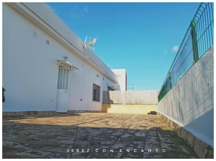 Atico En Pleno Centro De Jerez Sin Ascensor Apartment เฮเรซ เด ลาฟรอนเตรา ภายนอก รูปภาพ